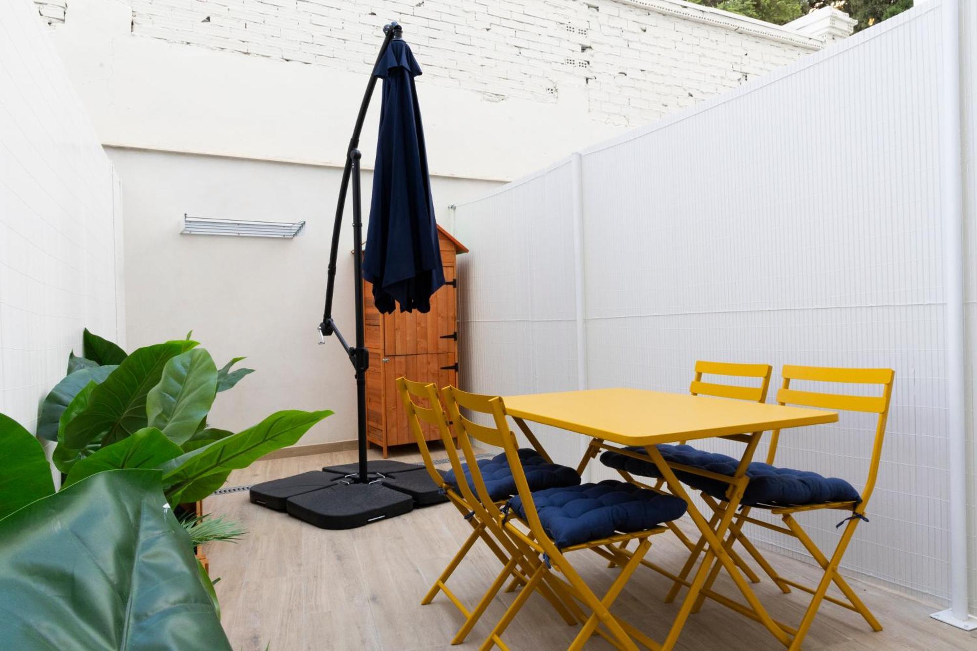 Color & Design Next To Russafa Soho Apartment Valencia Exterior photo