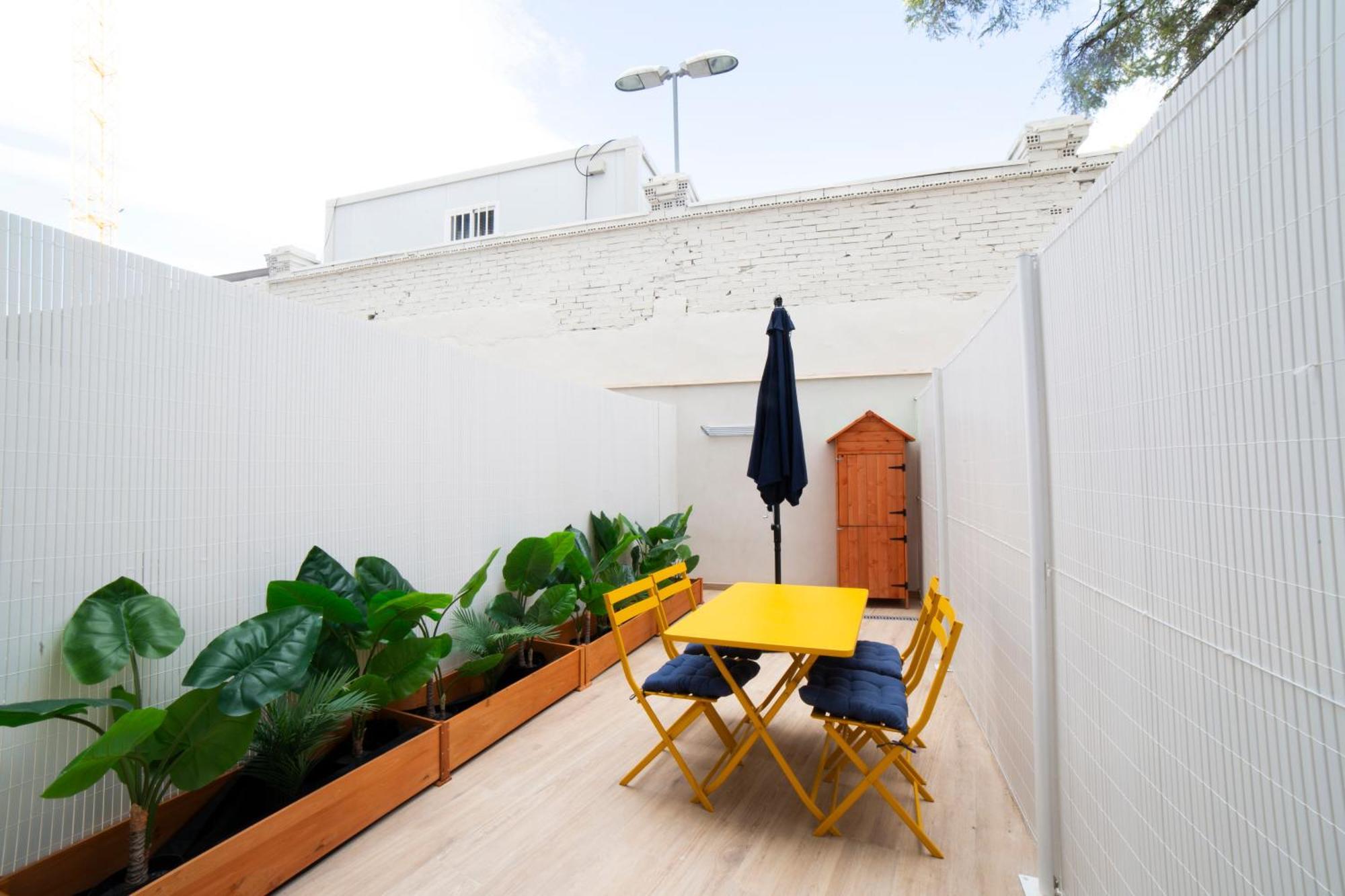 Color & Design Next To Russafa Soho Apartment Valencia Exterior photo