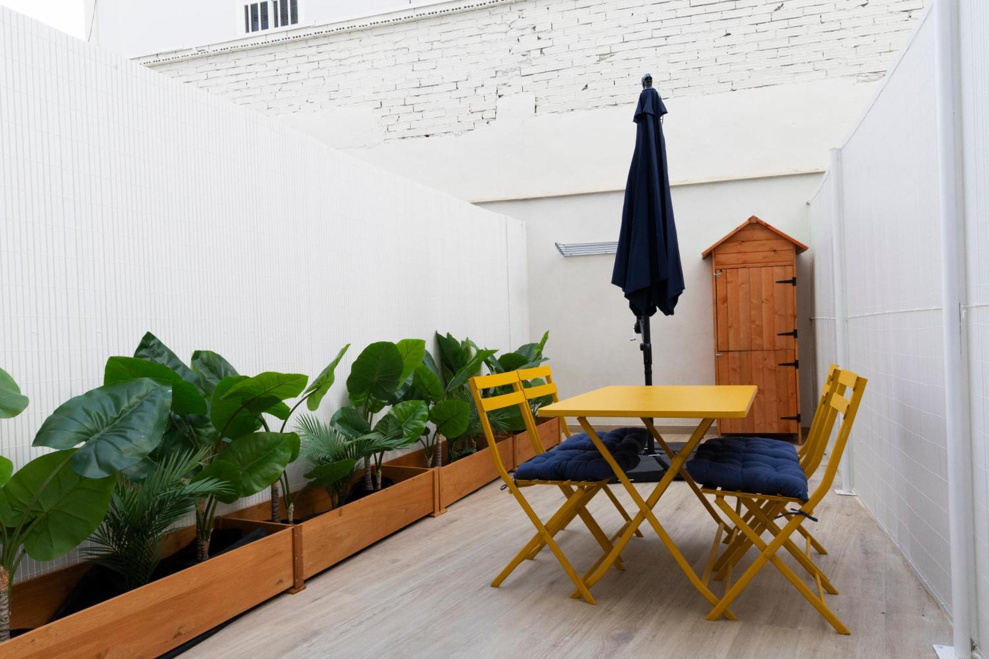 Color & Design Next To Russafa Soho Apartment Valencia Exterior photo