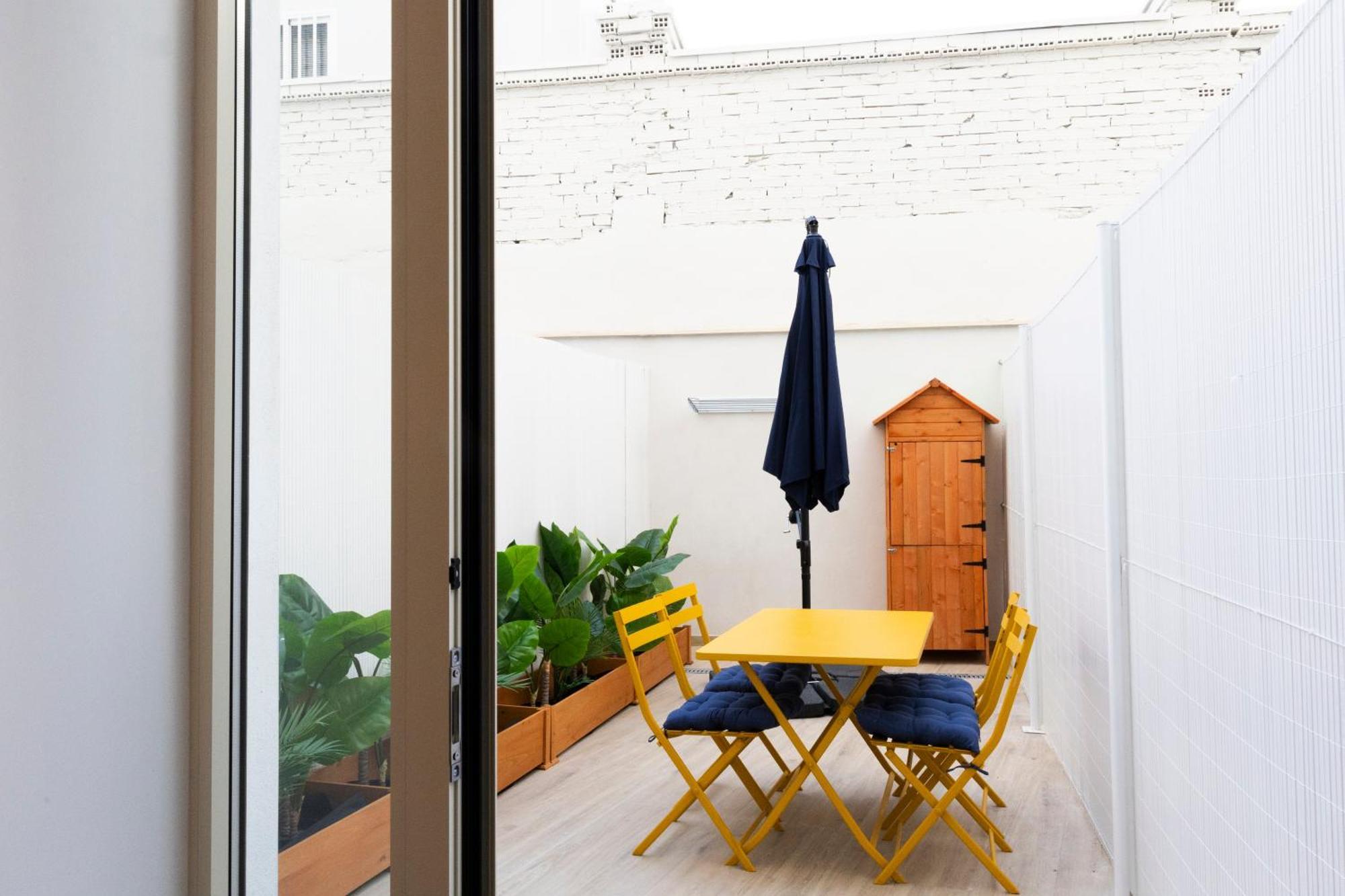 Color & Design Next To Russafa Soho Apartment Valencia Exterior photo